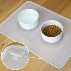 KaraLuna Basic Napfunterlage Transparent L -Ruffwear Magasin f495db45fd389fd117644cb3377217742809b2ec 1407477 de DE a8bbe54e97e8bbb8f7c3d6b40c33b455251b54dbH2Qc30